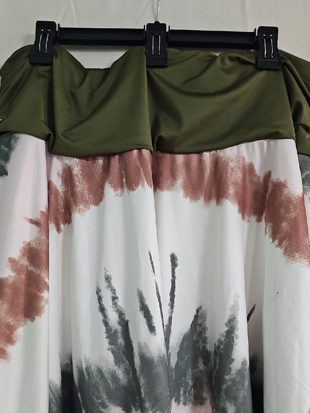 SHEIN White Skirt with Black Overlock Stitching - Picture 2 of 3